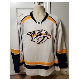 Authentic men’s extra large wore once Reebok Nashville Predator Hockey Jersey